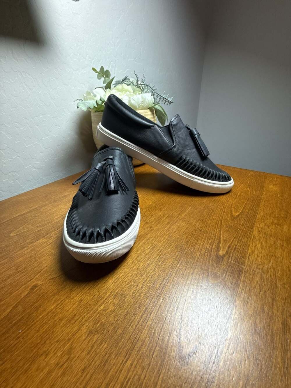 Steve Madden Ellery Black Leather Tassel Slip On Sneakers Size 7.5B